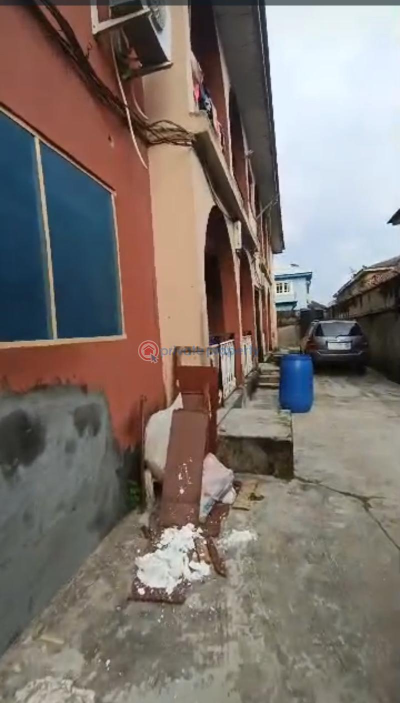 3 bedroom Block Of Flats For Sale Agboyi Estate Ketu Ketu Kosofe/Ikosi Lagos - 2