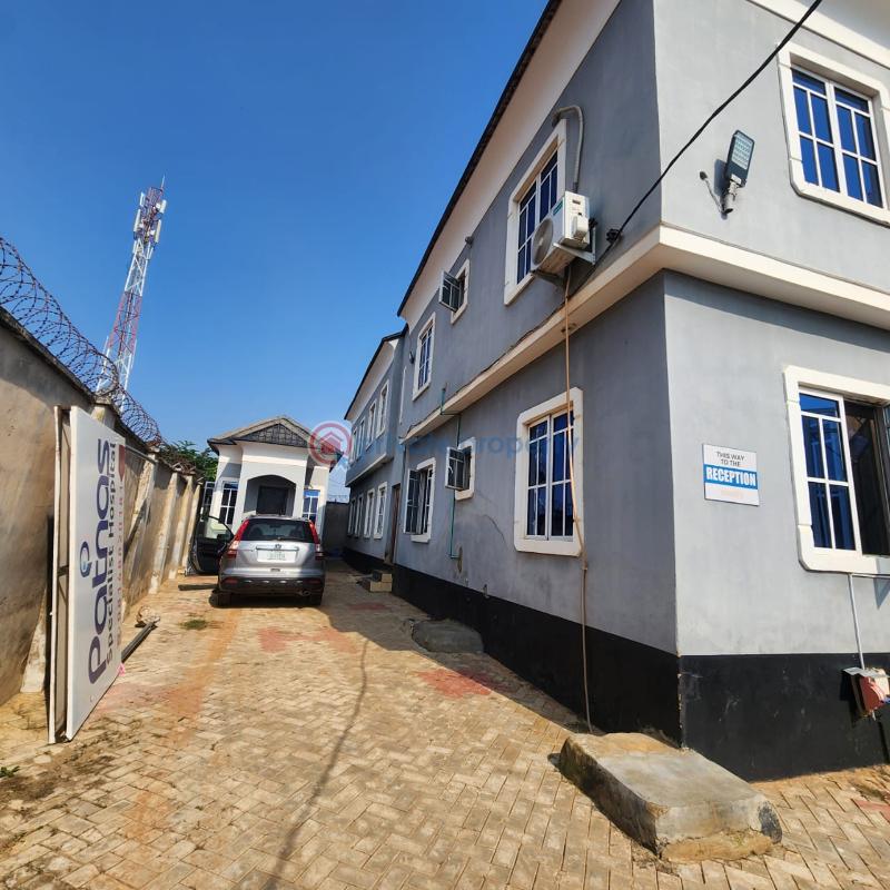 3 bedroom Block Of Flats For Sale Olorunda Road Akobo Ibadan Oyo - 4