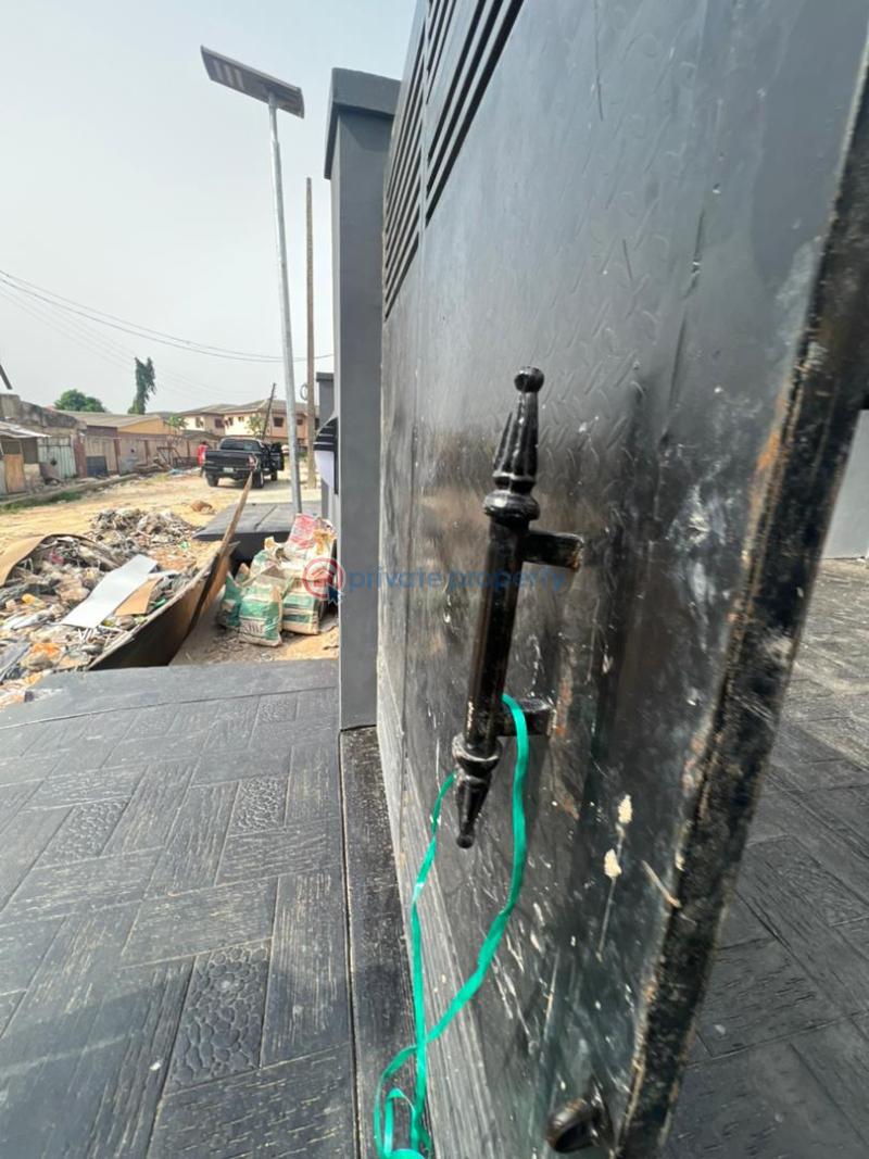 4 bedroom Semi detached Duplex For Sale Omole Phase 1 Ojodu Lagos - 18