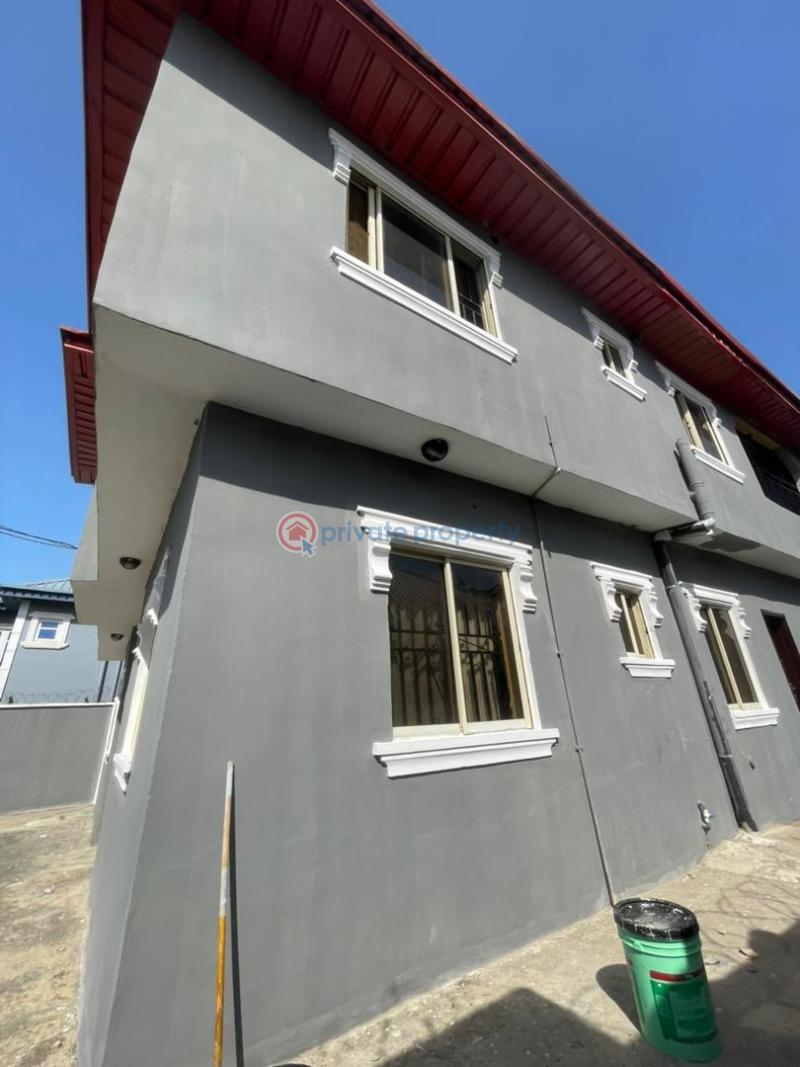 House For Sale Off Governor's Road, Ikotun Alimosho Lagos - 1