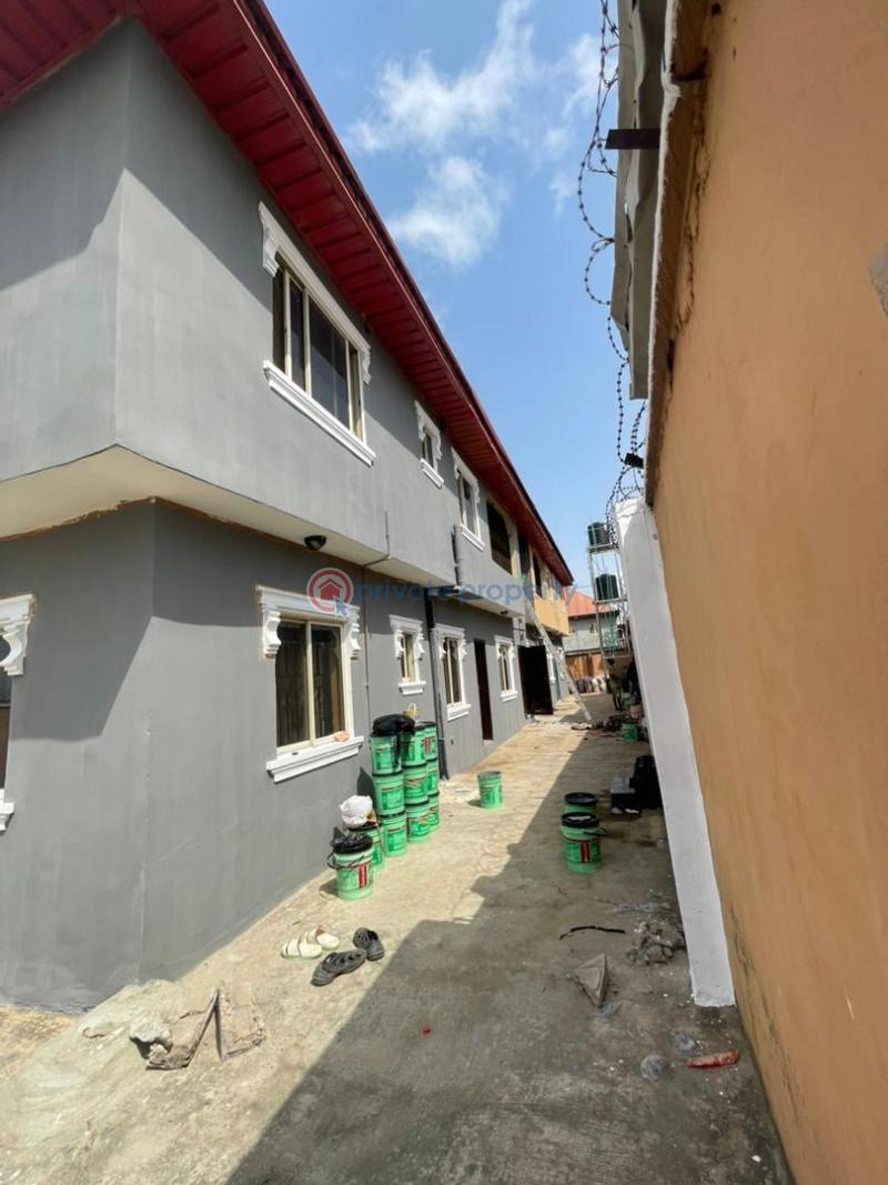 House For Sale Off Governor's Road, Ikotun Alimosho Lagos - 2