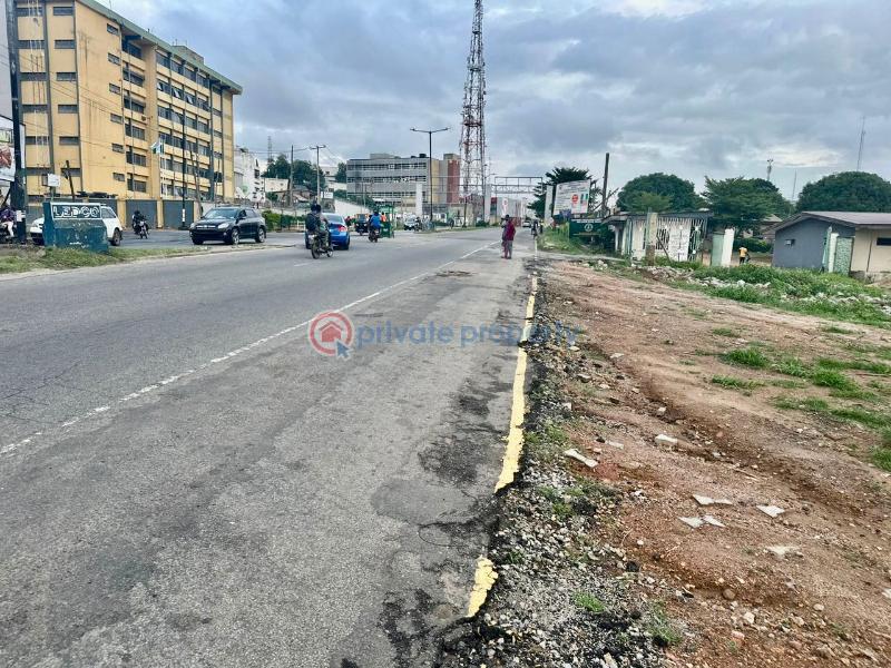 Land For Rent Opposite Ultima Restaurant At Federal Secretariat Road Agodi Gra‼️ Ibadan Oyo