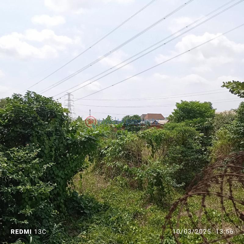 4 plots of land facing lagos abeokuta express way - 1 Commercial Land For Sale Meiran Alimosho Lagos - 1
