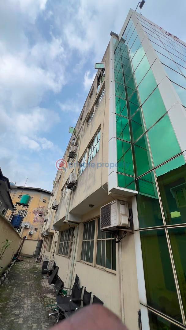 10 bedroom Mall/Complex/Plaza For Sale Close To Computer Village Ikeja  Lagos - 5