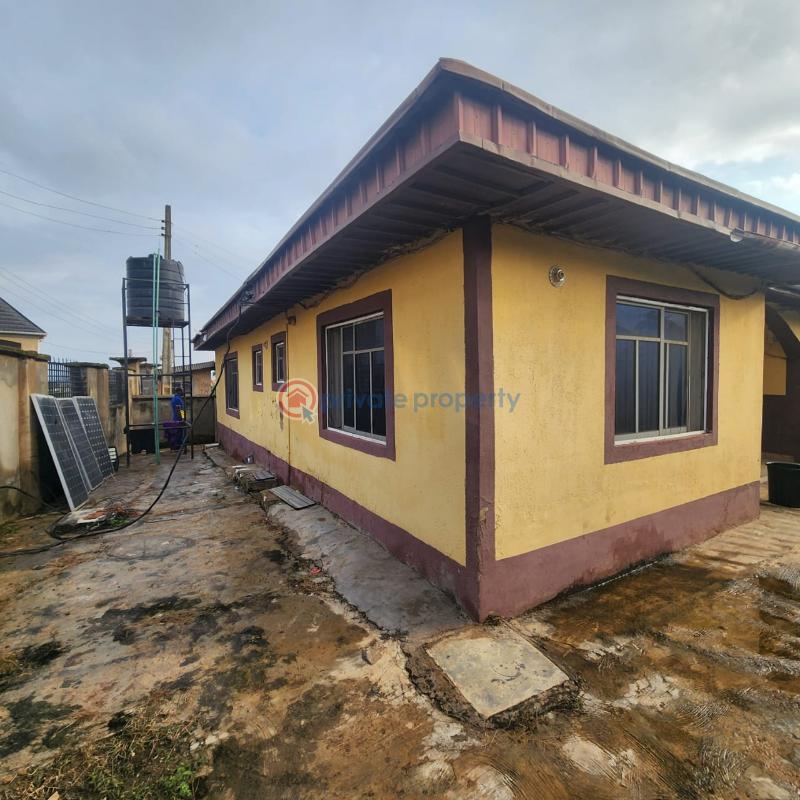 2 bedroom Block Of Flats For Sale Ajara Estate, Olorunda Akobo Ibadan Oyo - 2