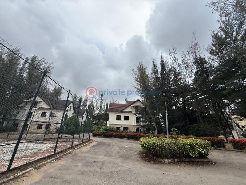 4 unit of 5 bedroom terraced 8 units of 5 bedroom semi detached - 8 5 bedroom House For Sale Utako Abuja Phase 2  - 8