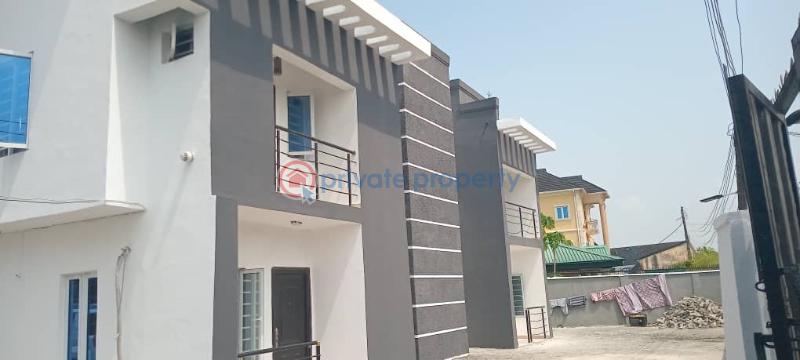 4 units of 2-bed apartments with 4 units of self-contained in an estate at ajah - 8 Mini Flat For Sale Badore Ajah Lagos - 8