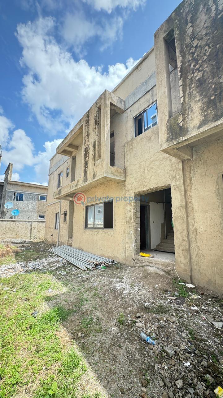 2 bedroom Block Of Flats For Sale Lugbe Abuja Phase 4  - 1