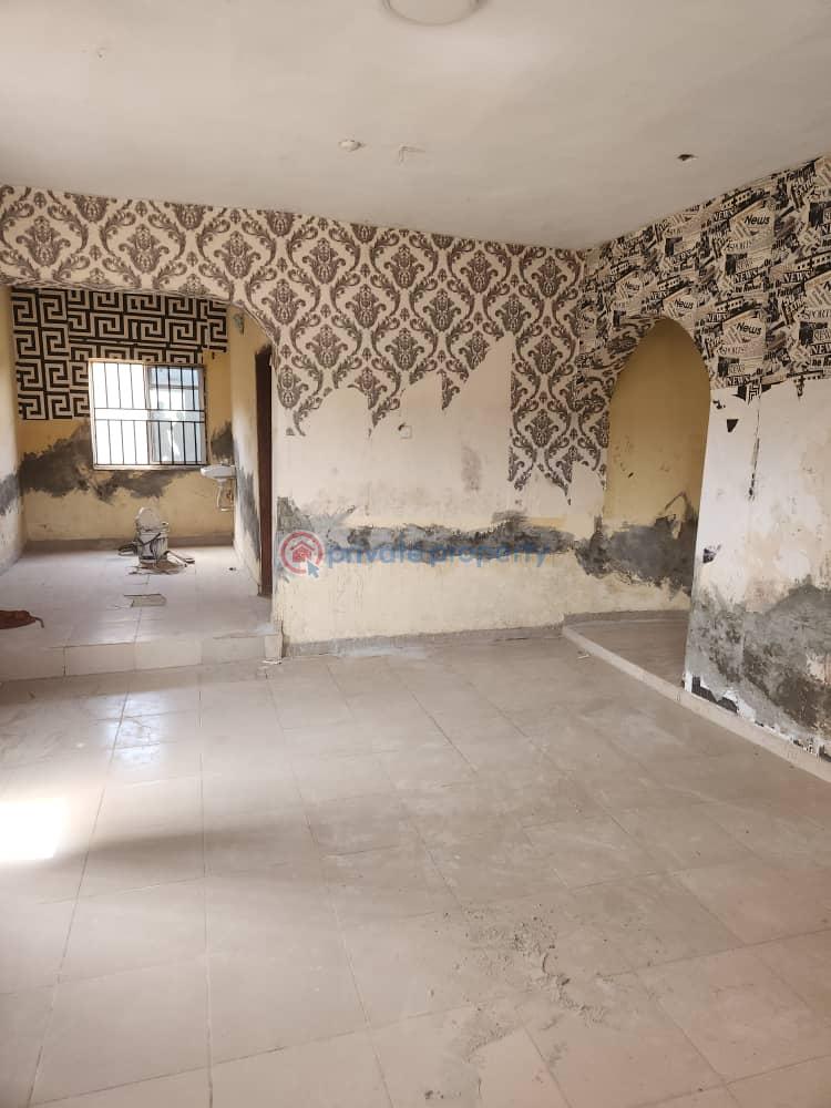 House For Sale Olobo Ayadade, Elenusonso, Alafaara Idishin Ibadan Oyo - 5