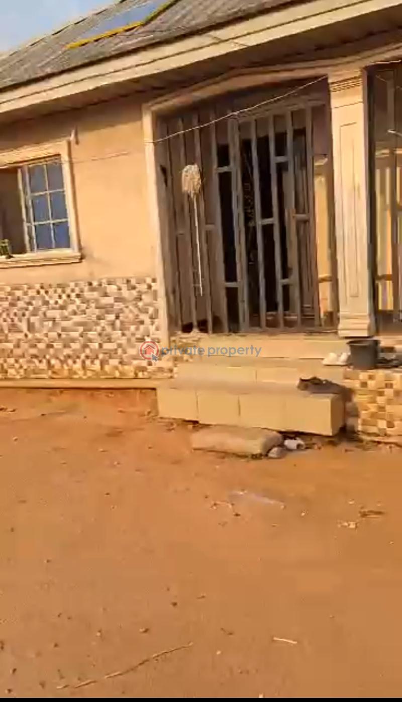 Block Of Flats For Sale Superior, Along Ugbiyokho Road (3 Mins From The Tared Road) Benin Edo - 2