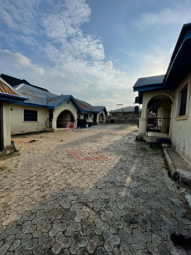 3 bedroom Bungalow For Sale Idiorogbo, Akobo Ibadan Oyo - 0