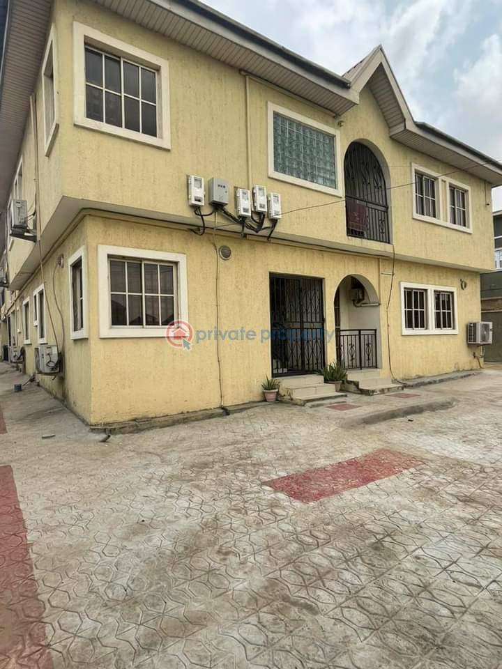 3 bedroom Block Of Flats For Sale Mende Maryland Lagos