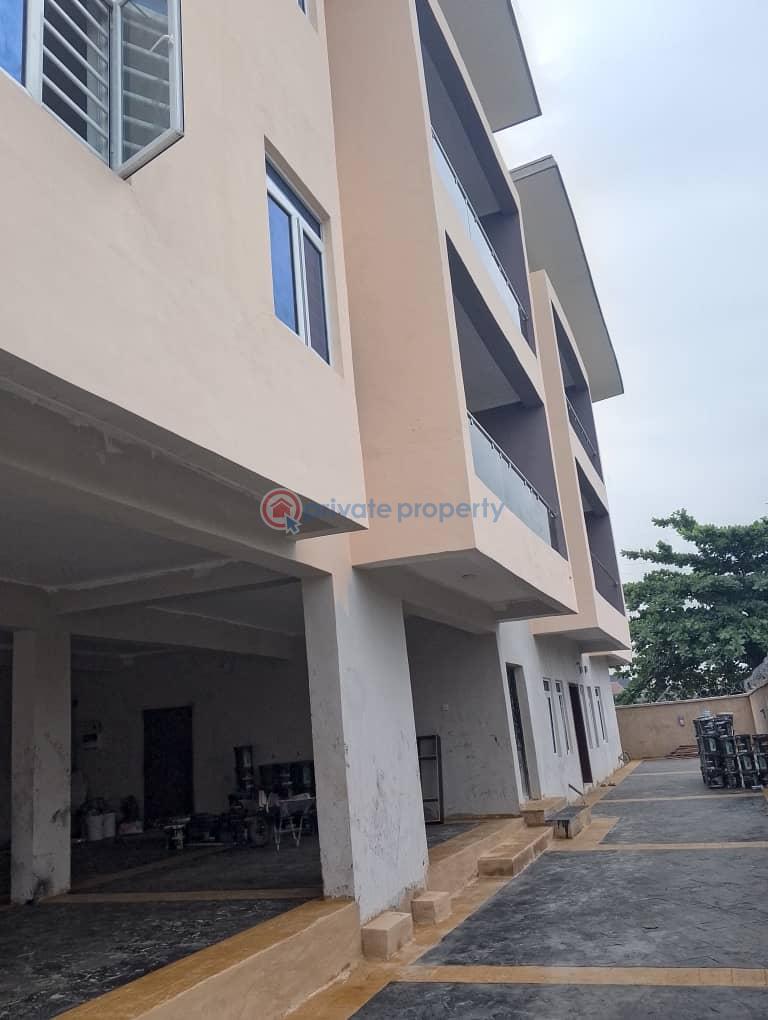 3 bedroom Block Of Flats For Sale Mende Maryland Lagos - 10