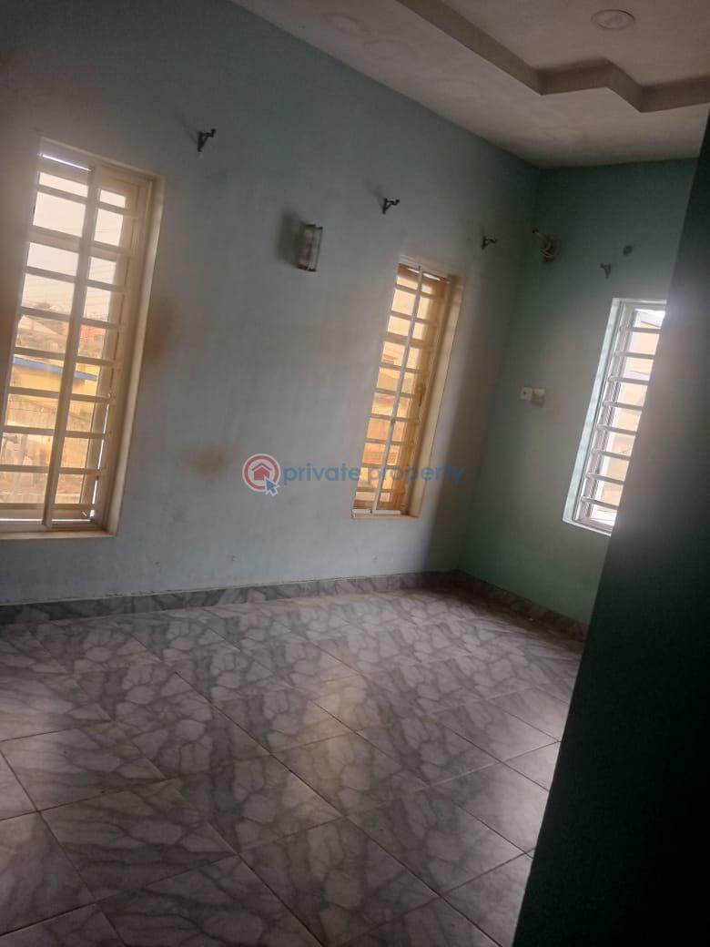 3 bedroom Block Of Flats For Sale Peace Estate Baruwa Ipaja Lagos - 4