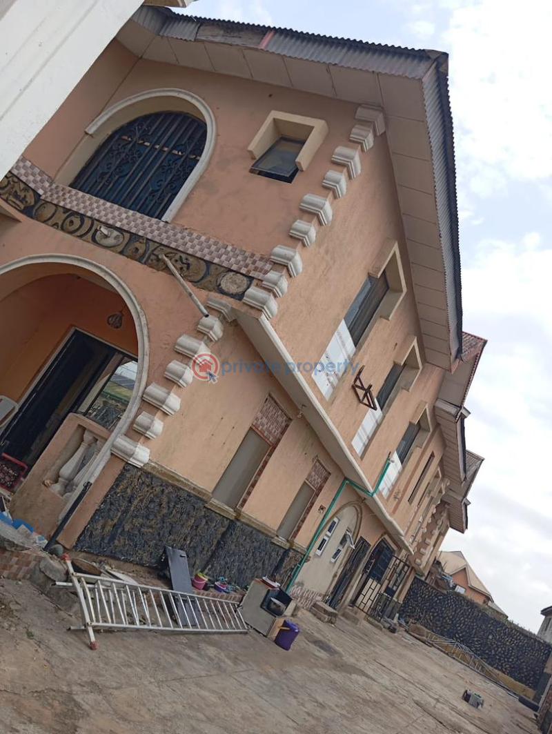 3 bedroom Block Of Flats For Sale Bucknor Estate Isolo Lagos - 0