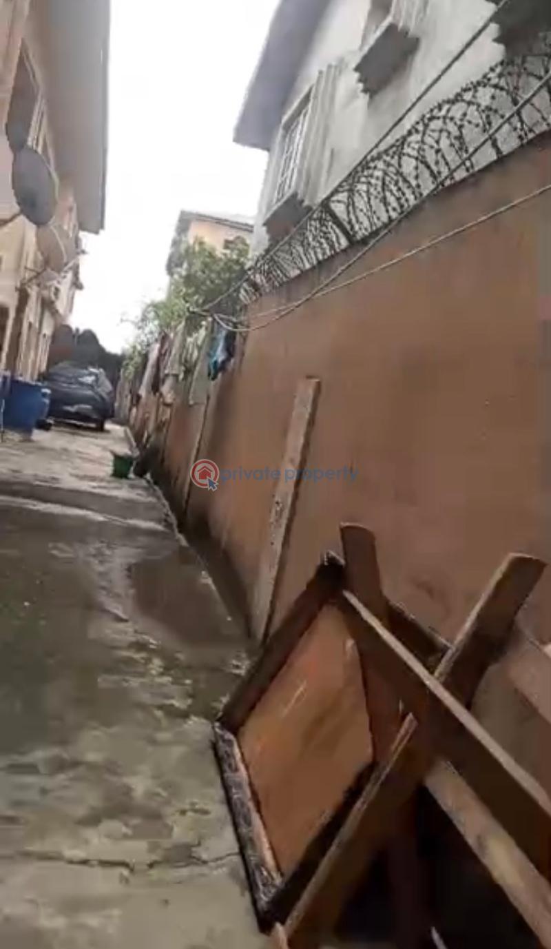 3 bedroom Block Of Flats For Sale Ago Palace Isolo Lagos - 1