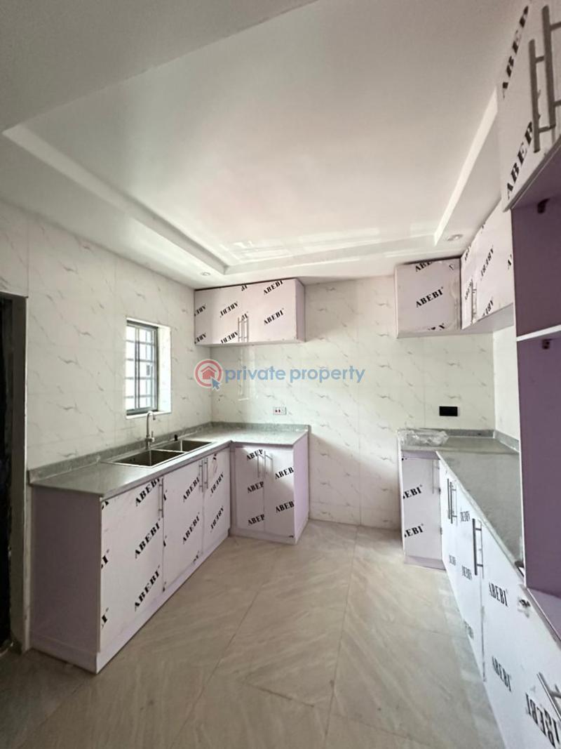 House For Sale Onikoko Close, Agodi Gra, Ibadan. Ibadan Oyo - 11