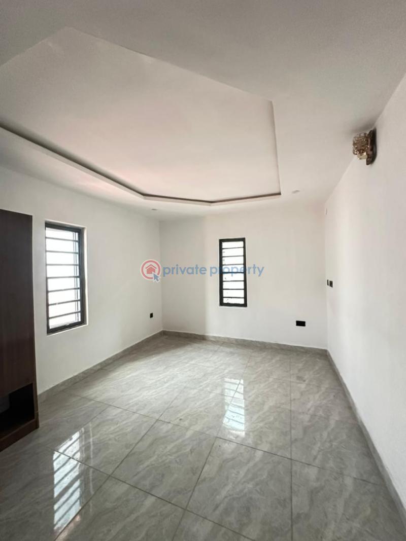 House For Sale Onikoko Close, Agodi Gra, Ibadan. Ibadan Oyo - 9