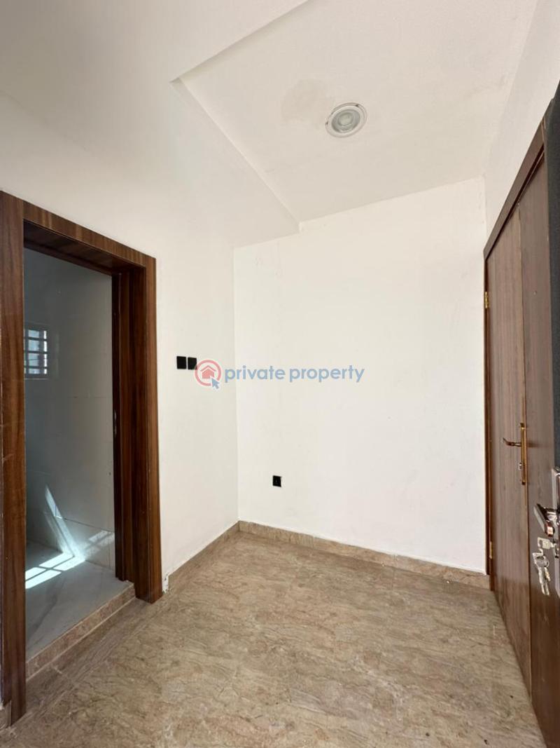 House For Sale Onikoko Close, Agodi Gra, Ibadan. Ibadan Oyo - 4