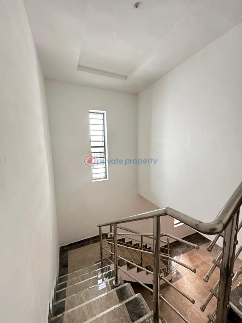 House For Sale Onikoko Close, Agodi Gra, Ibadan. Ibadan Oyo - 10