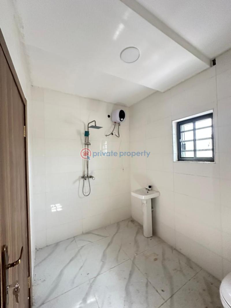 House For Sale Onikoko Close, Agodi Gra, Ibadan. Ibadan Oyo - 14