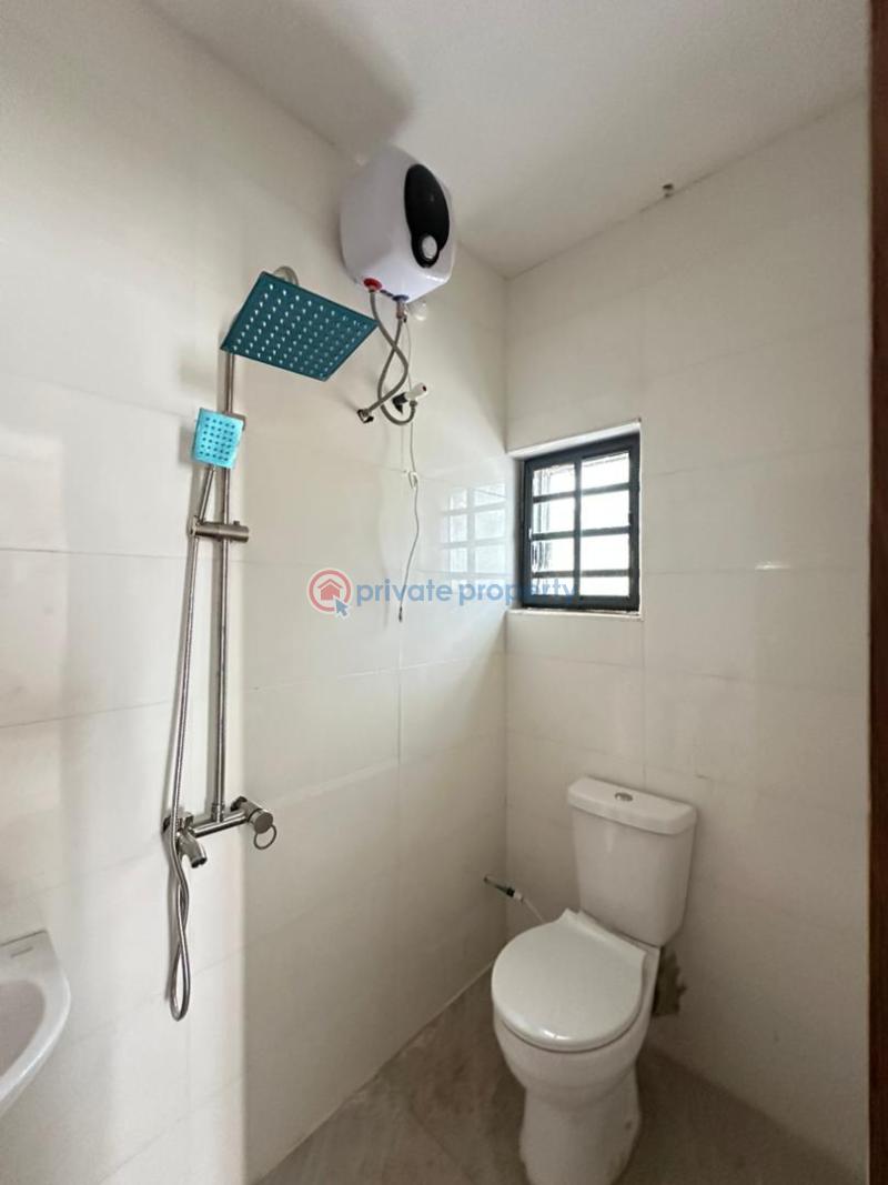 House For Sale Onikoko Close, Agodi Gra, Ibadan. Ibadan Oyo - 18