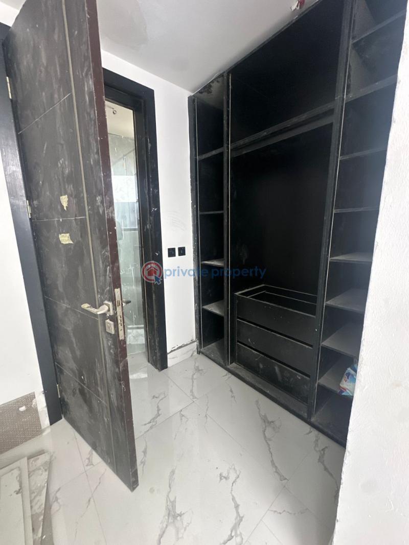4 bedroom Shared Apartment For Rent Banana Island Ikoyi Lagos - 5