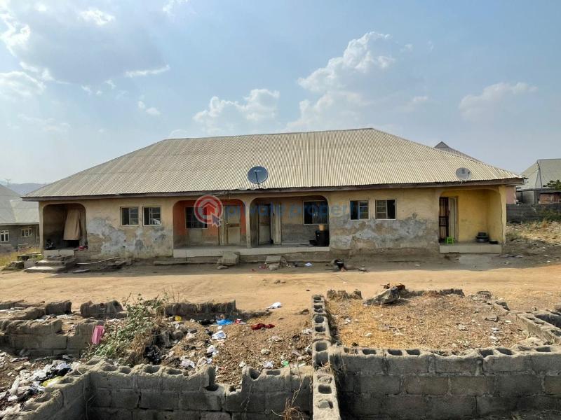 4 bedroom Block Of Flats For Sale 2nd Transformer, Yama Yama Road, Ganaja Village, Lokoja Lokoja Kogi - 1