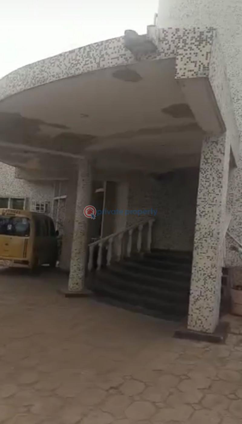 10 bedroom Hotel For Sale Independence Layout Enugu Area  - 3