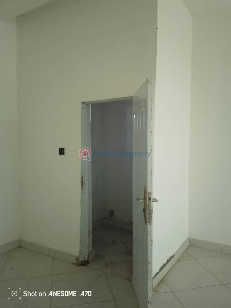 42sqm shop space in a secure environment - 4 Shop For Rent Lekki Lagos - 4