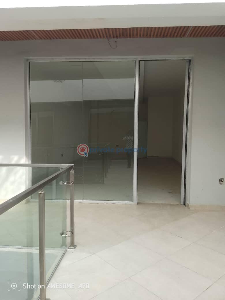 42sqm shop space in a secure environment - 3 Shop For Rent Lekki Lagos - 3