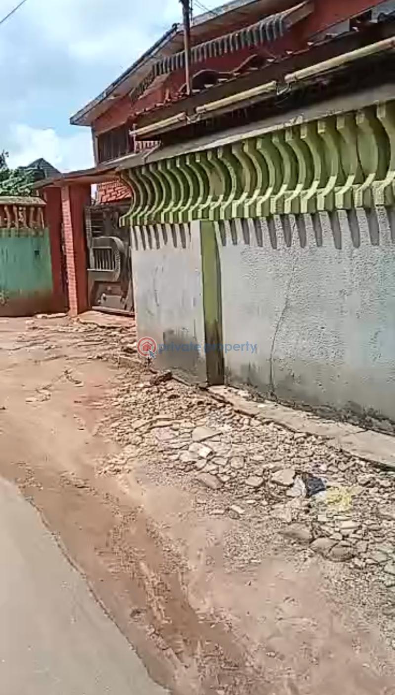 Bungalow For Sale Along A Tarred Road Off Akhionbare, Main Gra Benin City. Benin Edo - 1