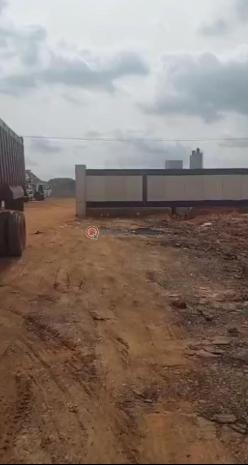 Mixed use Land For Sale Former Rcc Yard, Along Benin Sapele Road, After Evbukhu Junction Benin Edo - 2