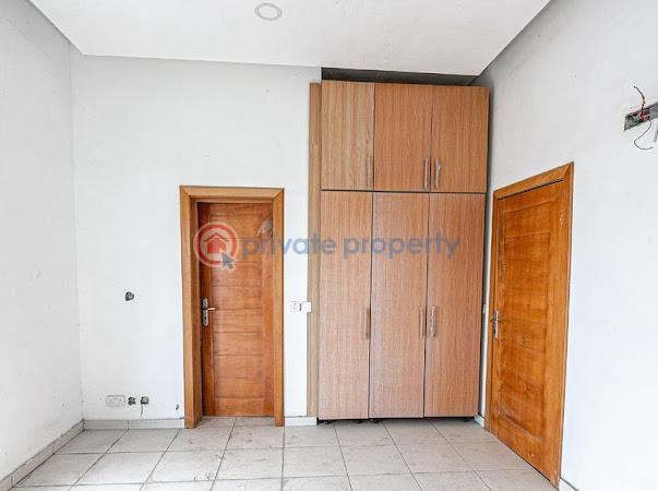 4 bedroom Penthouse For Sale Macaulay Ikate Elegushi Lekki Lagos - 3