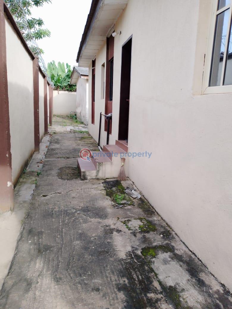 4 bedroom Bungalow For Sale Ibafo Ogun area  - 3