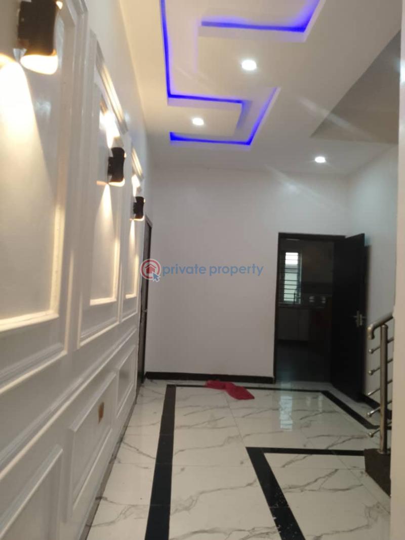 4 bedroom Duplex For Rent White House, Liberty Academy Opposite Taska Filling Station Akala Express Ibadan Oyo - 4