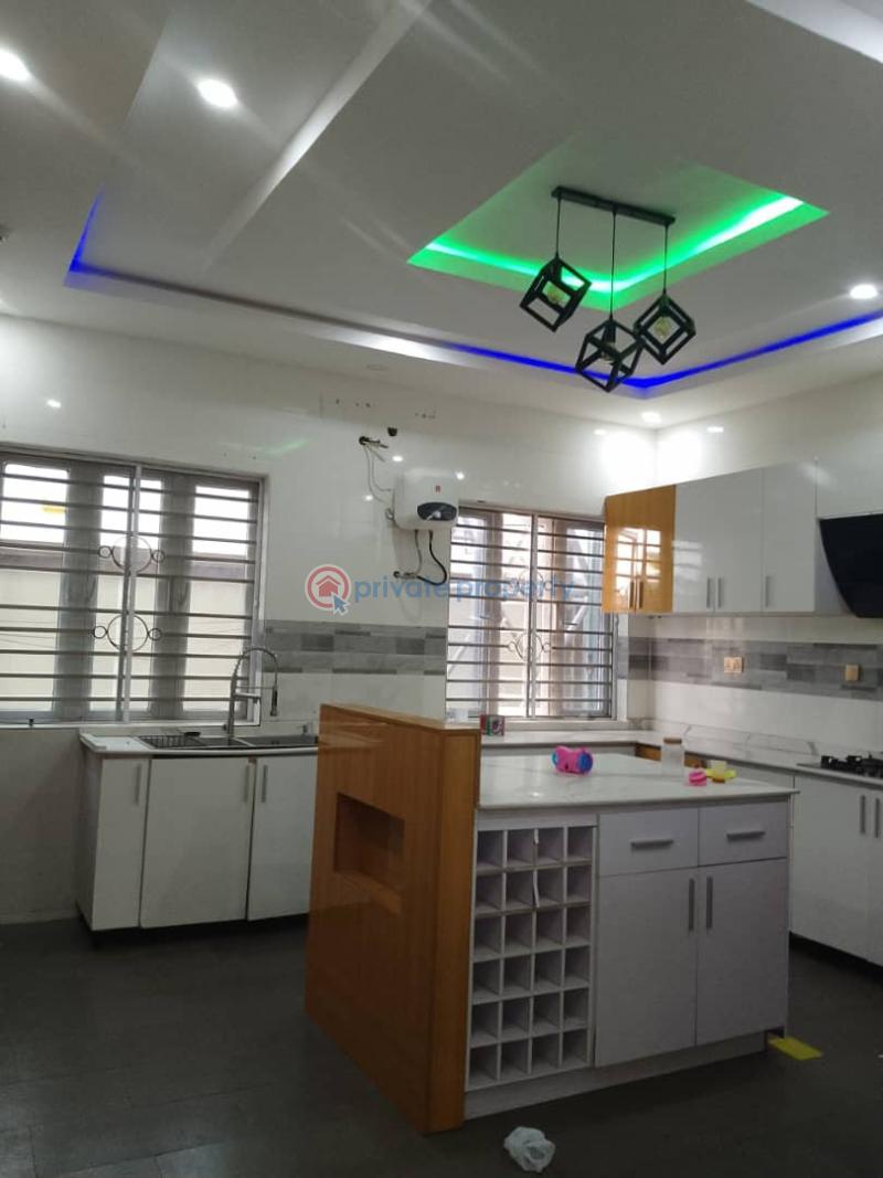 4 bedroom Duplex For Rent White House, Liberty Academy Opposite Taska Filling Station Akala Express Ibadan Oyo - 0