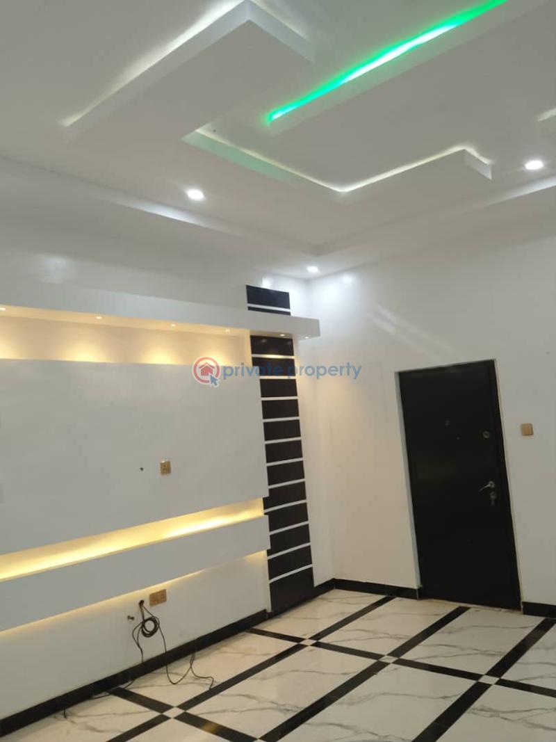 4 bedroom Duplex For Rent White House, Liberty Academy Opposite Taska Filling Station Akala Express Ibadan Oyo - 1