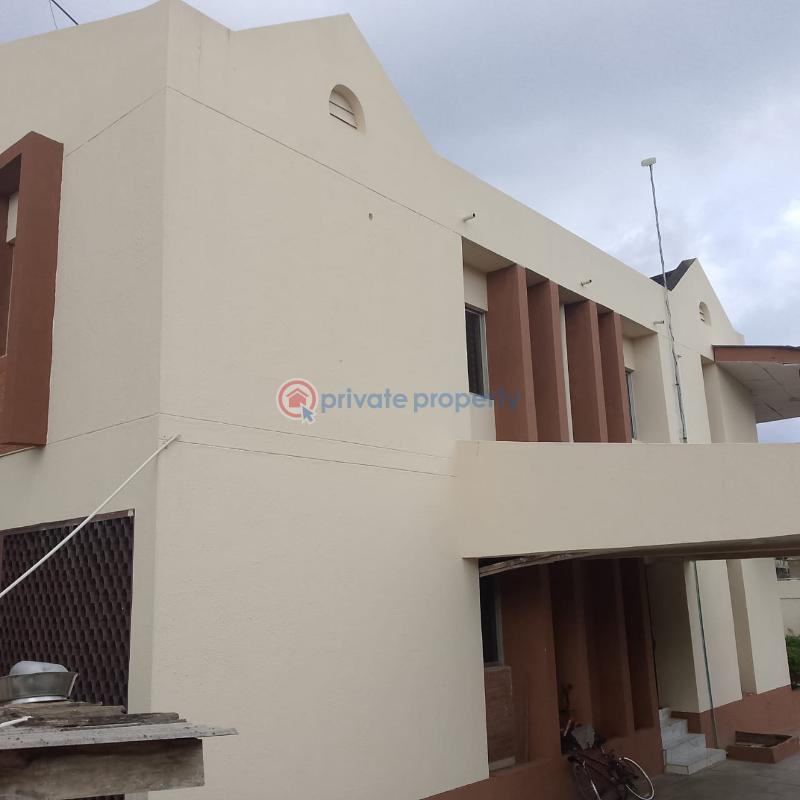 7 bedroom Duplex For Sale Ayoola Drive, New Bodija, Bodija Ibadan Oyo - 0