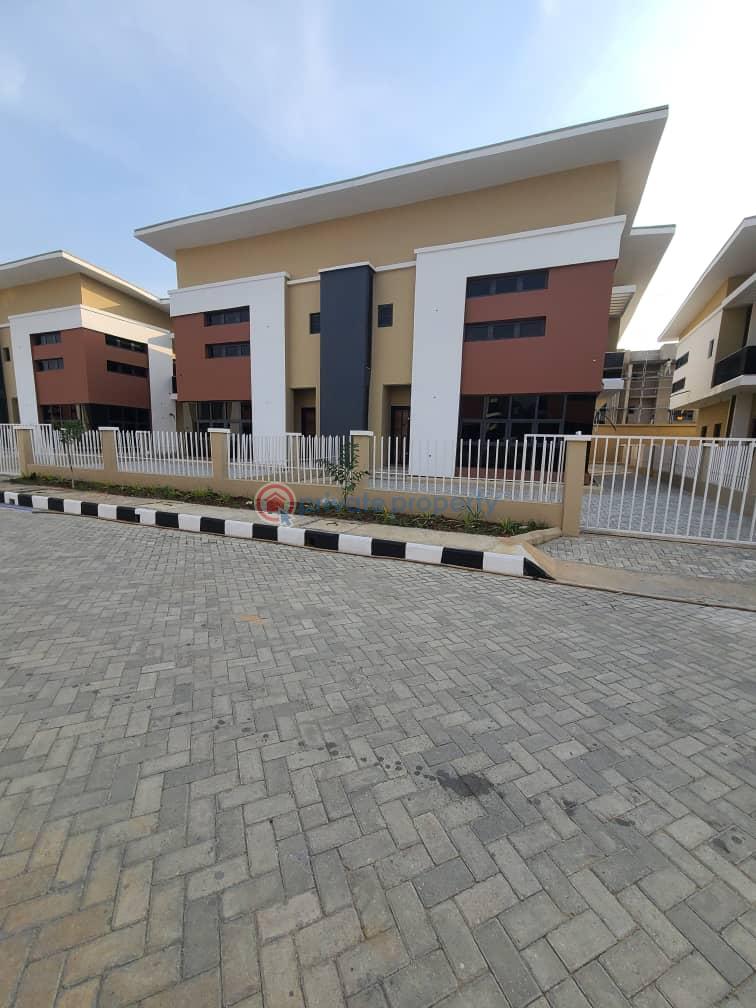 4 bedroom Detached Duplex For Sale Ogudu GRA Ojota Lagos - 3
