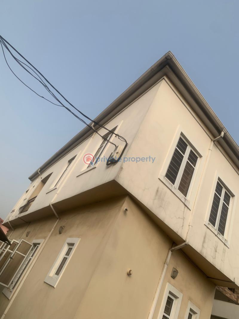 4 bedroom Detached Duplex For Sale Longe Street Agidinbgi Ikeja Lagos - 4