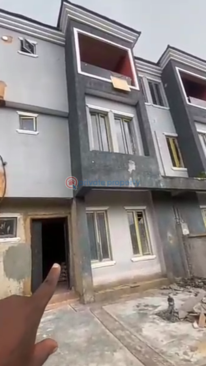 4 bedroom Terraced Duplex For Sale Gbagada Prime Location Ifako-Gbagada Lagos - 2
