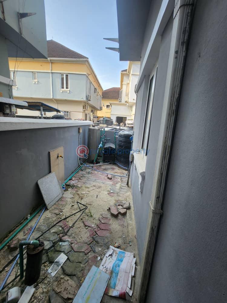 4 bedroom Detached Duplex For Rent Along Lekki Expressway Lagos - 13