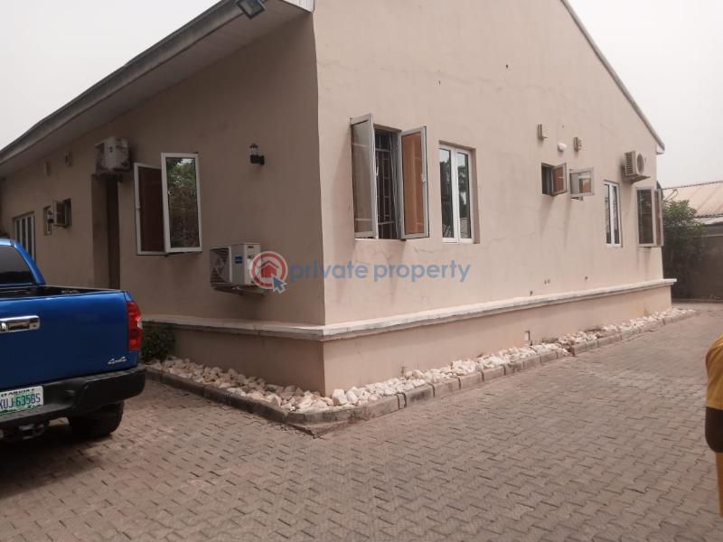 4 bedroom Semi detached Bungalow For Sale Wuse. Zone 1-7 Abuja Phase 1  - 0
