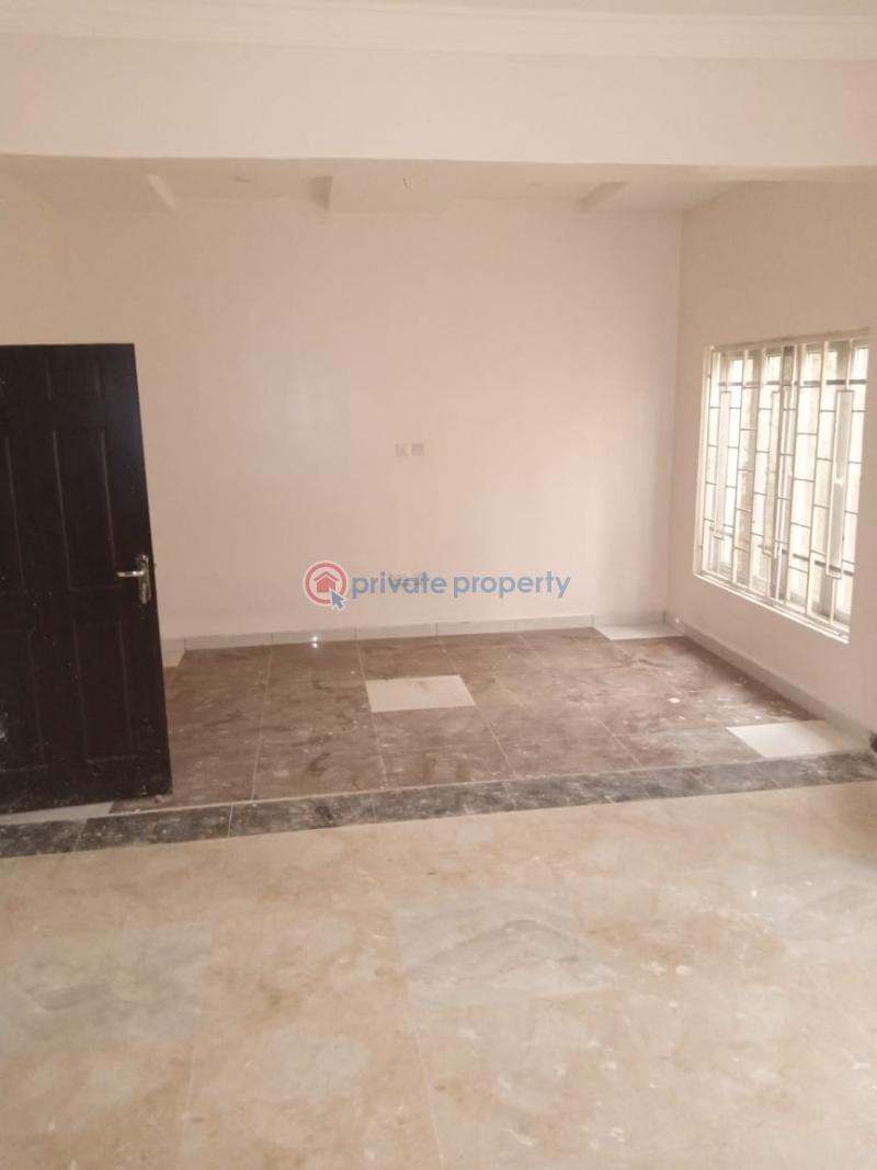 4 bedroom Semi detached Bungalow For Sale Wuse. Zone 1-7 Abuja Phase 1  - 4