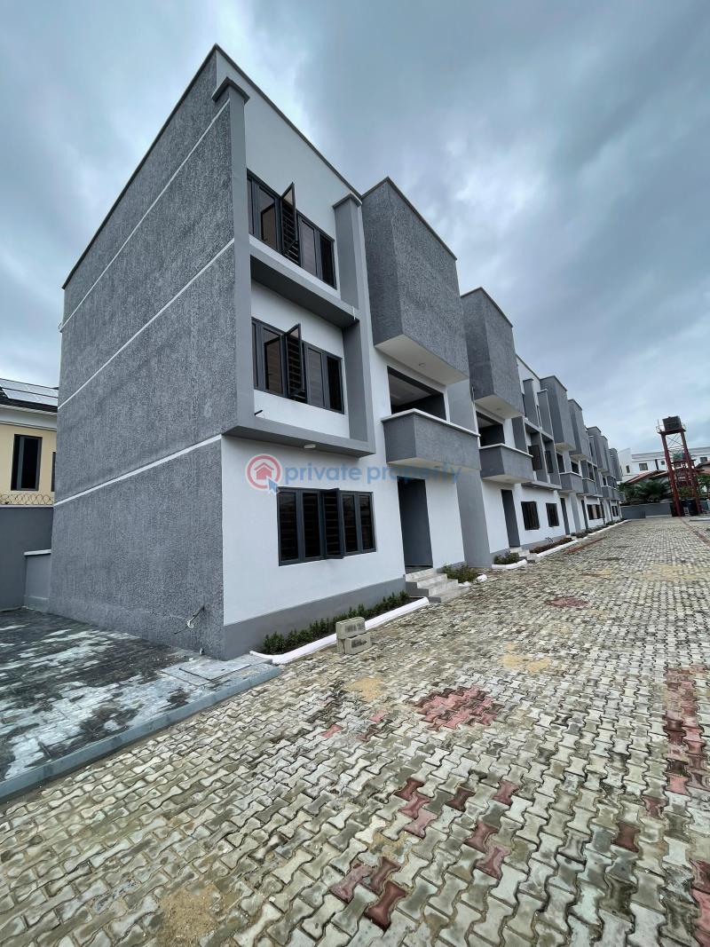 4bedroom semi detached duplex 4 bedroom Shared Apartment For Sale Ologolo Lekki Lagos