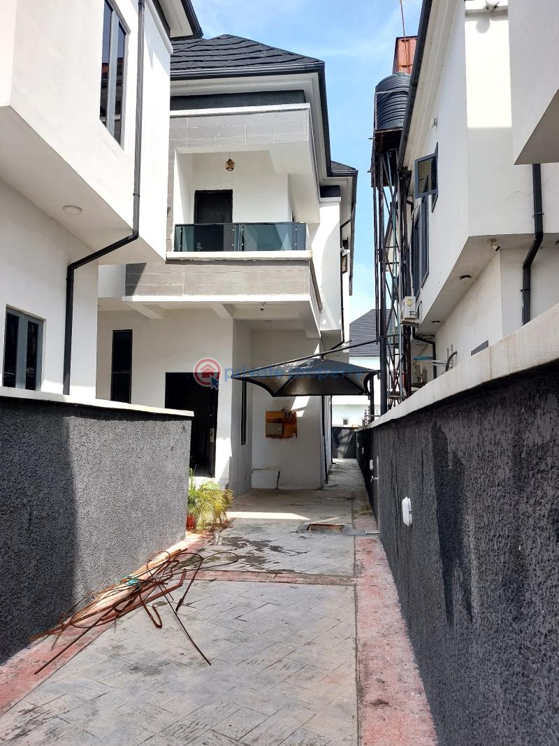 4 bedroom Duplex For Sale In A Gated And Secured Estate Chevron Drive Lekki Lagos - 1