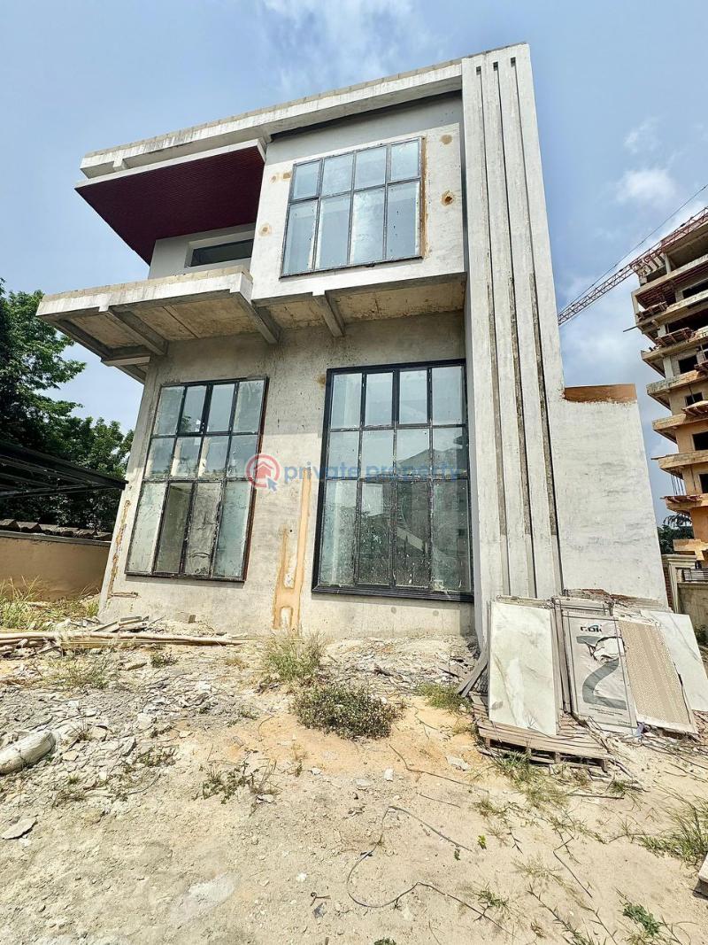 4 bedroom Terrace For Sale Estate Chevron Drive Lekki Lagos - 1
