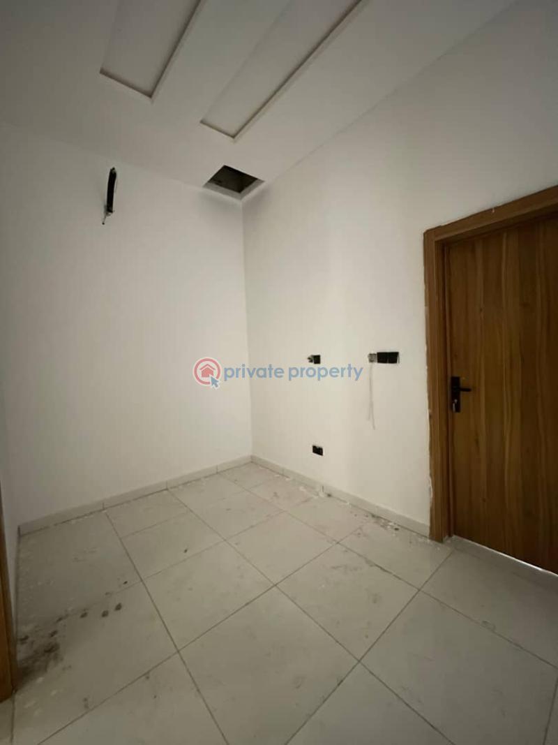4 bedroom Terrace For Sale Estate Chevron Drive Lekki Lagos - 2