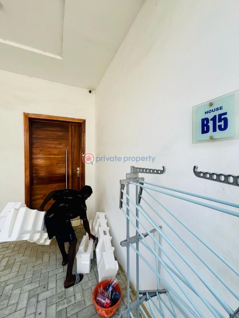 4 bedroom Terraced Duplex For Rent Along Lekki Expressway Lagos - 8